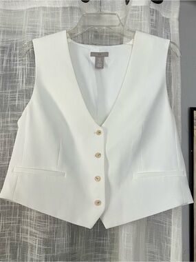 H&M White Sleeveless Vest with Taupe Label